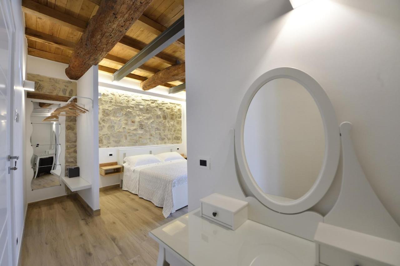 Le Benedettine Affittacamere Relais 丰迪 外观 照片